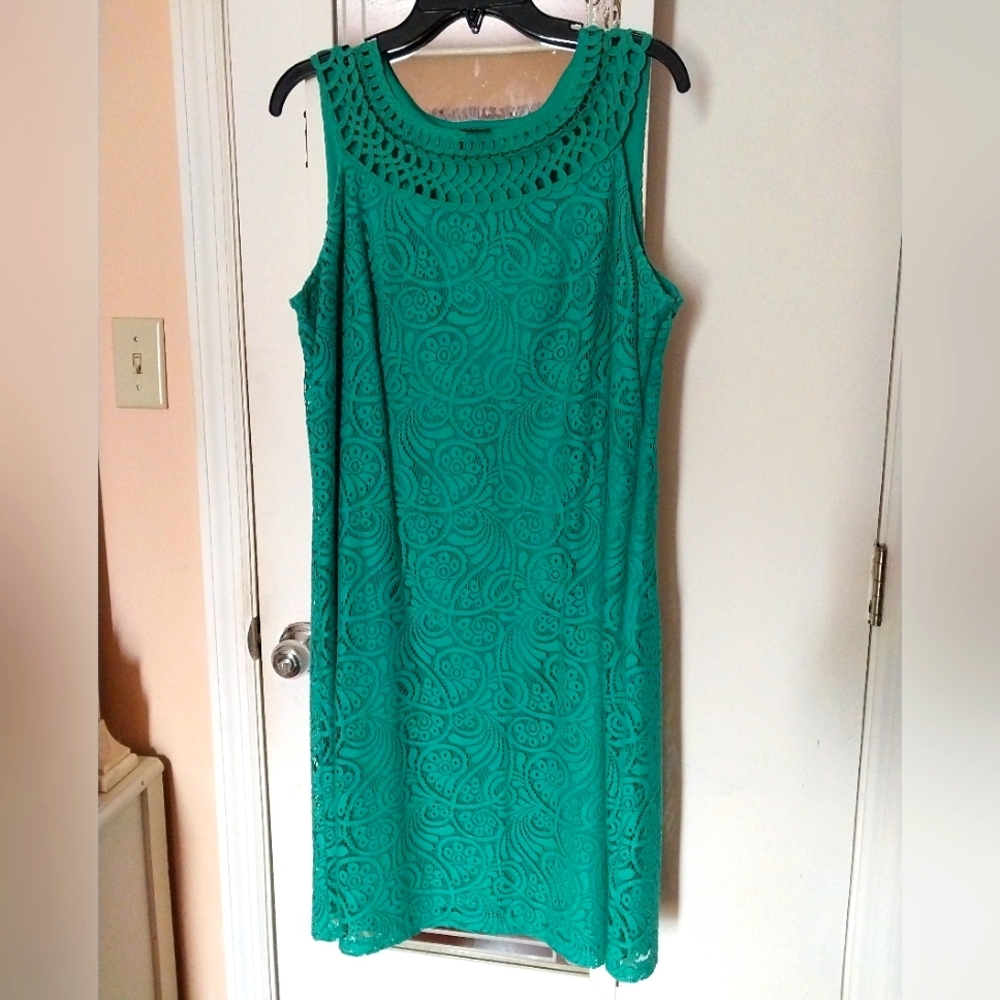 Jessica Howard,Elegant Green Sleeveless Dress